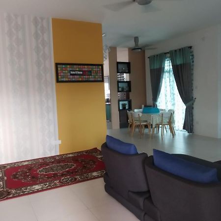 Fathullah'S Homestay อลอร์สตาร์ ภายนอก รูปภาพ